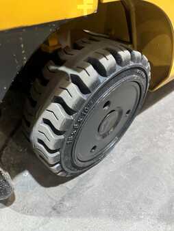 Propane Forklifts 2021  CAT Lift Trucks fgc25n (14)