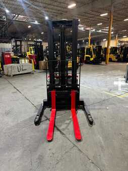 Montacargas Eléctrico (4 ruedas) 2016  Raymond rss40 (3)