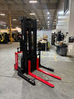 Montacargas Eléctrico (4 ruedas) 2016  Raymond rss40 (4)