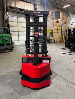 Montacargas Eléctrico (4 ruedas) 2016  Raymond rss40 (7)