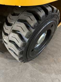 Propane Forklifts 2023  CAT Lift Trucks gc55k (12)