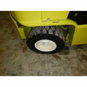 Propane Forklifts 1996  Clark gpx40e (4)