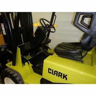 Propane Forklifts 1996  Clark gpx40e (7)