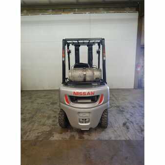 Propane Forklifts 2004  Nissan  (3)