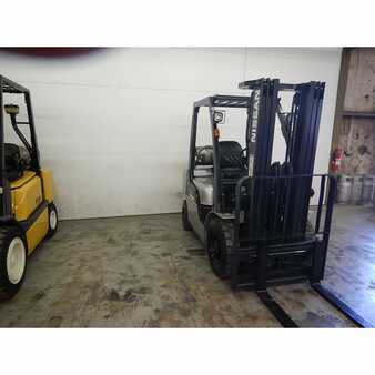 Propane Forklifts 2004  Nissan  (6)
