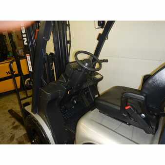 Propane Forklifts 2004  Nissan  (8)