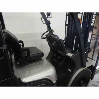 Propane Forklifts 2004  Nissan  (9)