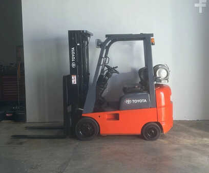 Propane Forklifts 2001  Toyota 7fgcu15 (1)