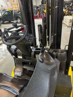 Propane Forklifts 2019  Yale glc080 (6)