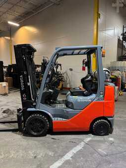 Propane Forklifts 2021  Toyota  (1)