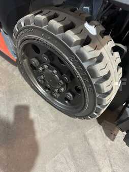 Propane Forklifts 2021  Toyota  (14)