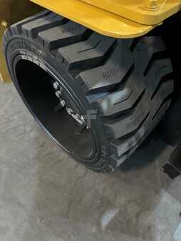 Propane Forklifts 2023  CAT Lift Trucks gc55k (11)