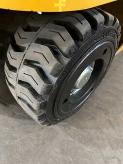 Propane Forklifts 2023  CAT Lift Trucks gc55k (12)