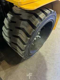 Propane Forklifts 2023  CAT Lift Trucks gc55k (13)