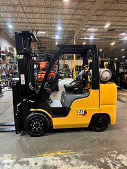 Propane Forklifts - CAT Lift Trucks 2c8000 (1)