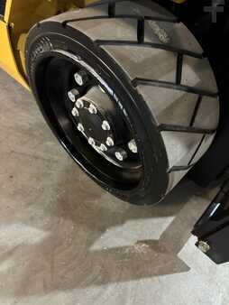 Propane Forklifts - CAT Lift Trucks 2c8000 (11)