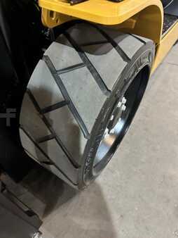 Propane Forklifts - CAT Lift Trucks 2c8000 (12)