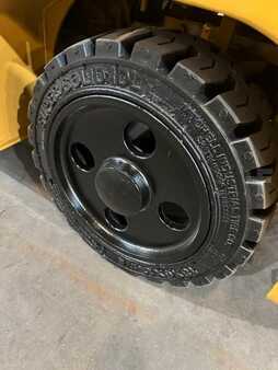 Propane Forklifts - CAT Lift Trucks 2c8000 (13)