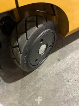 Propane Forklifts 2022  CAT Lift Trucks c6000 (13)