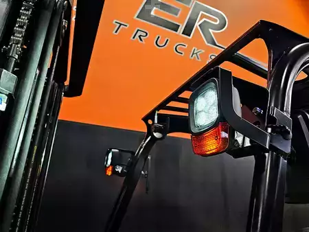 Montacargas Eléctrico (4 ruedas) 2026  Viper fb30 (11)
