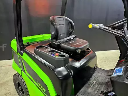 Montacargas Eléctrico (4 ruedas) 2026  Viper fb30 (18)