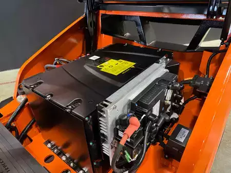 Montacargas Eléctrico (4 ruedas) 2025  Viper fb25f (14)