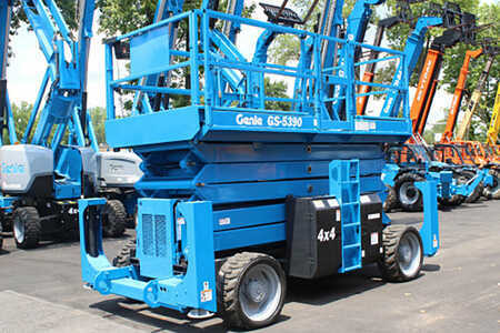 Rough Terrain Forklifts 2015  Genie gs5390rt (3)