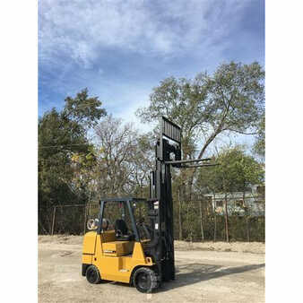 Carretilla elevadora GLP 2006  CAT Lift Trucks gc40k (9)