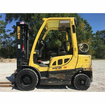 Propane Forklifts 2010  Hyster h50ft (1)