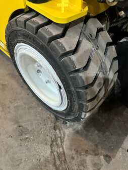 4-Wheel Electric 2022  Yale  (12)