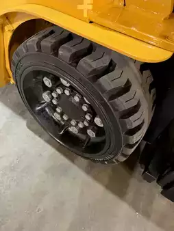 Propane Forklifts 2021  CAT Lift Trucks gc40k (12)