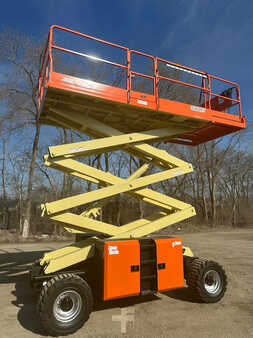 Rough Terrain Forklifts 2018  JLG 330lrt (5)