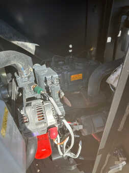 Rough Terrain Forklifts 2018  JLG 330lrt (9)