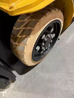 Montacargas GLP 2016  CAT Lift Trucks 2c5000 (9)