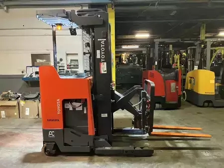 Stand-Up Rider Forklift 2021  Toyota 9bru18 (1)