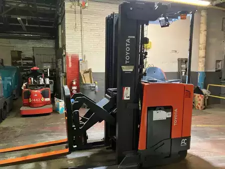 Stand-Up Rider Forklift 2021  Toyota 9bru18 (3)