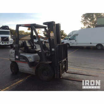 Propane Forklifts 2005  Nissan  (2)