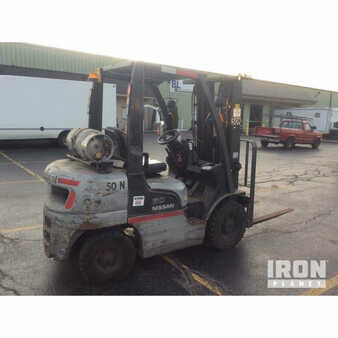 Propane Forklifts 2005  Nissan  (3)