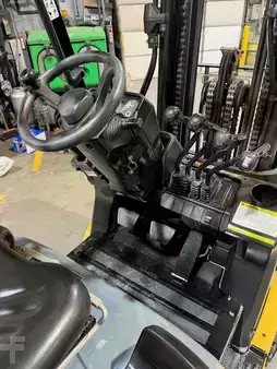 Propane Forklifts 2023  CAT Lift Trucks fgc30n4 (8)