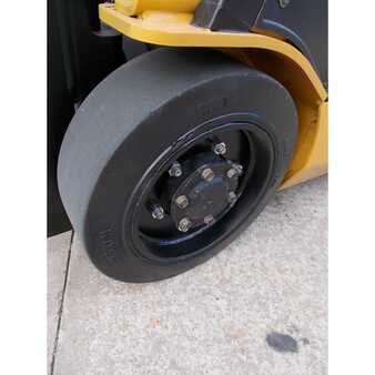 Carretilla elevadora GLP 2011  CAT Lift Trucks 2c3000 (8)