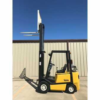 Propane Forklifts 2003  Yale glp040afnuaf084 (4)