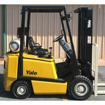 Propane Forklifts 2002  Yale glp040afnuaf084 (1)