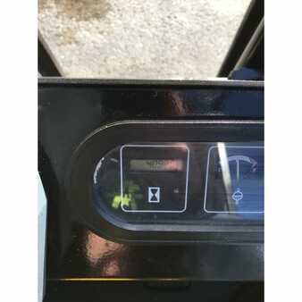 Propane Forklifts 2002  Yale glp040afnuaf084 (6)