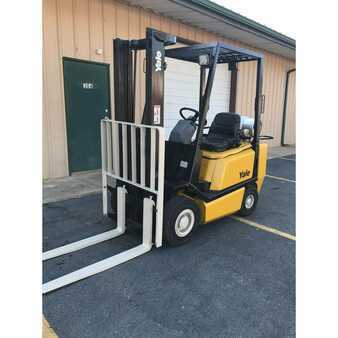 Propane Forklifts 2003  Yale glp040afnuaf084 (4)