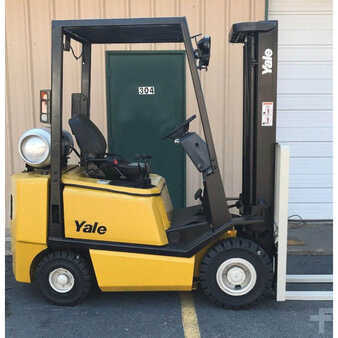 Propane Forklifts 2002  Yale glp040afnuaf084 (1)