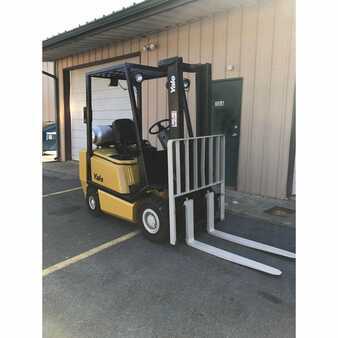 Propane Forklifts 2002  Yale glp040afnuaf084 (4)