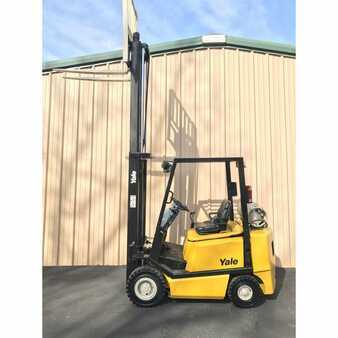 Propane Forklifts 2000  Yale glp040afnuaf084 (4)