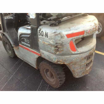 Propane Forklifts 2005  Nissan  (5)