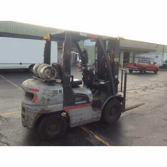 Propane Forklifts 2005  Nissan  (6)