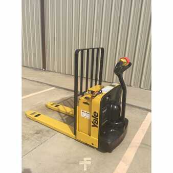 Electric Pallet Jacks 2008  Yale mpw050 (2)